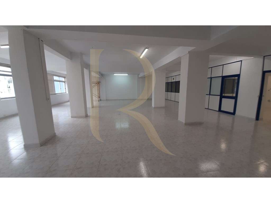 Loja/ armazém em Amora - Cruz de Pau - Seixal - Grande imagem: 5/12