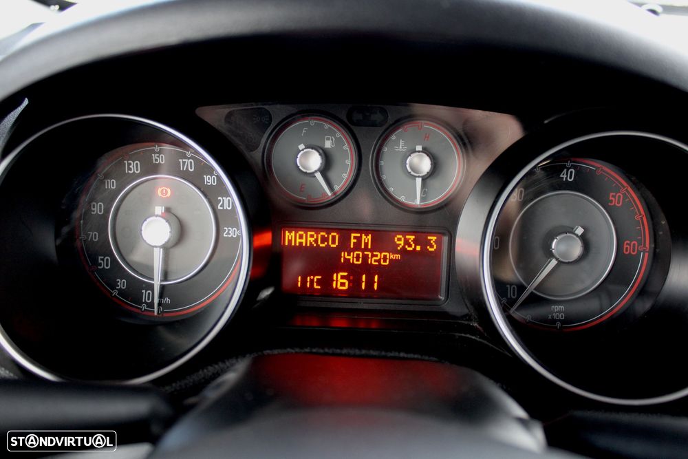 Fiat Punto 1.3 M-Jet Lounge S&S - 10