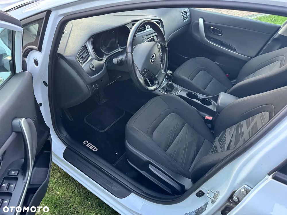 Kia Ceed - 7