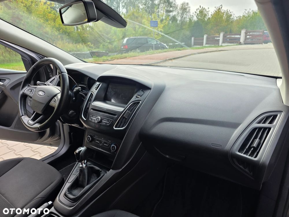 Ford Focus 1.5 EcoBlue STart-Stopp-System TITANIUM - 24