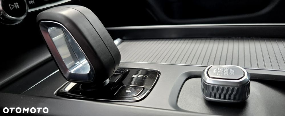 Volvo V60 B3 B DKG Momentum Pro - 29