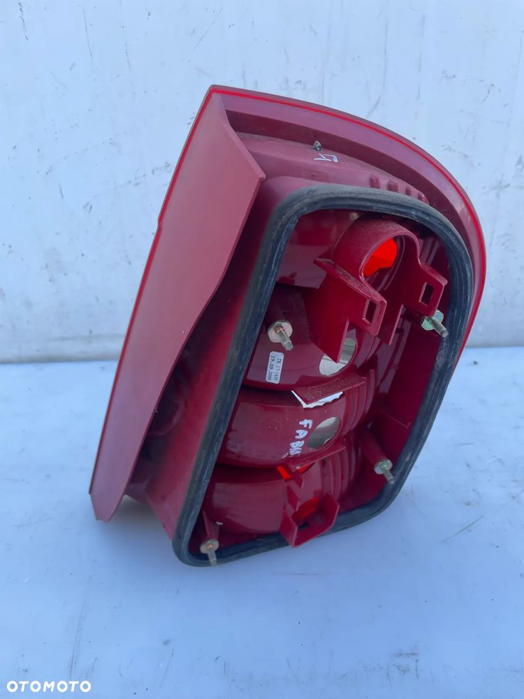 Lampa lewy tył Skoda Fabia I HB 6Y6945095 - 3