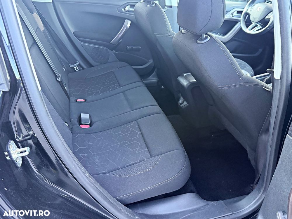 Peugeot 2008 PureTech 82 Style - 15