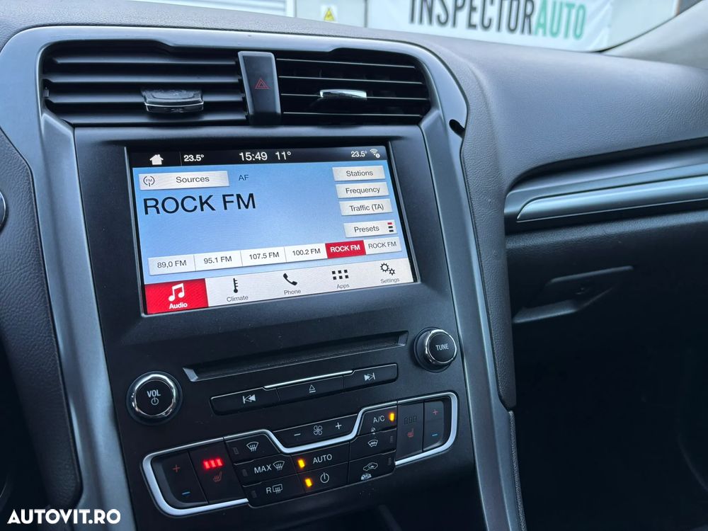 Ford Mondeo 2.0 EcoBoost Titanium - 27