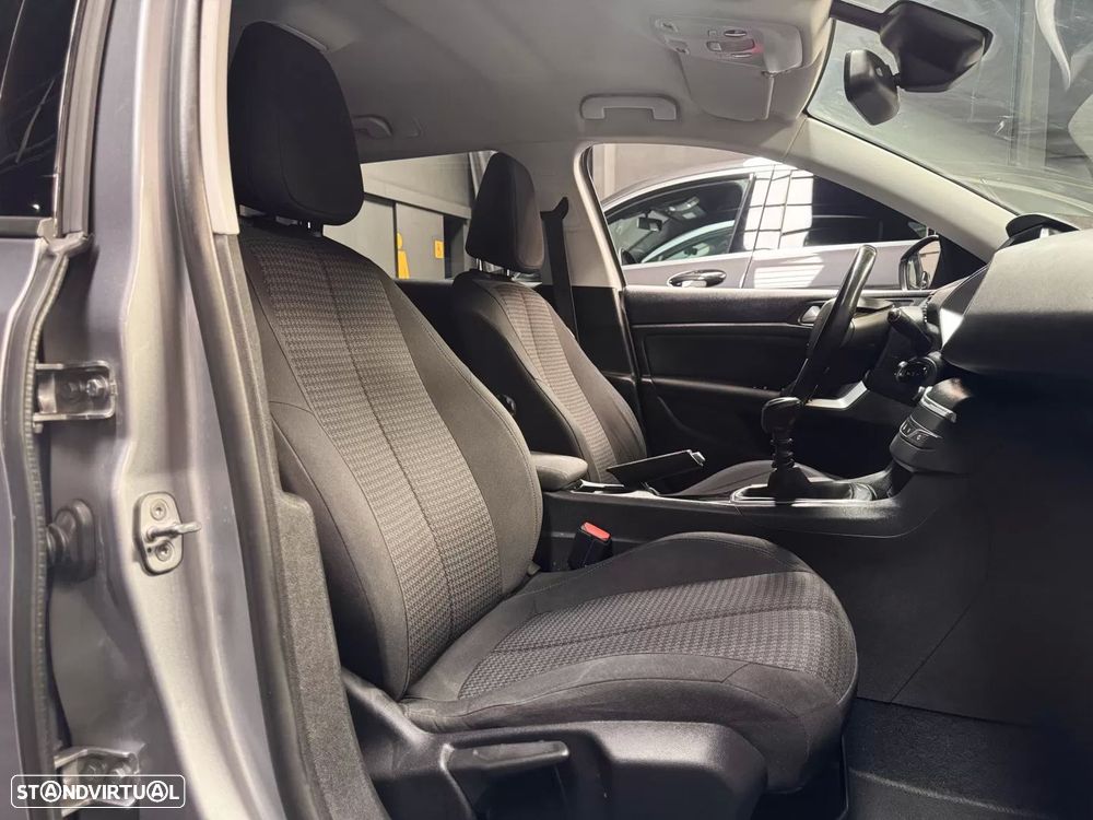Peugeot 308 SW - 23