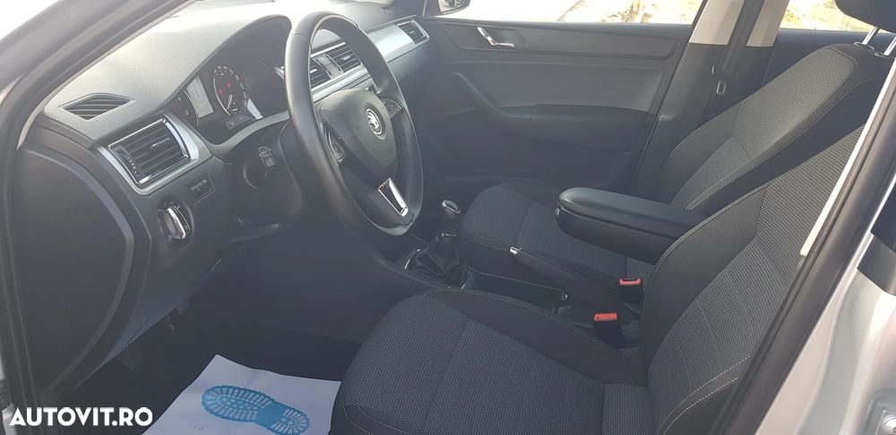 Skoda RAPID 1.2 TSI Ambition - 12