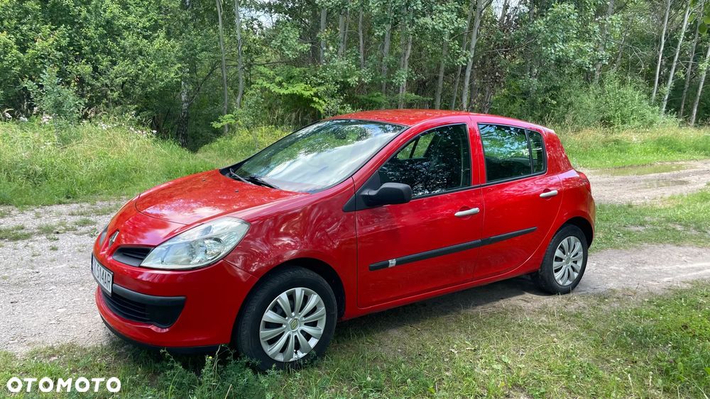 Renault Clio 1.2 16V All Inclusive - 1