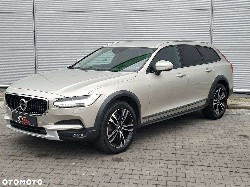 Volvo V90 Cross Country - 8
