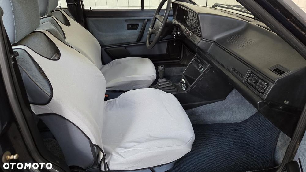 Volkswagen Passat - 16