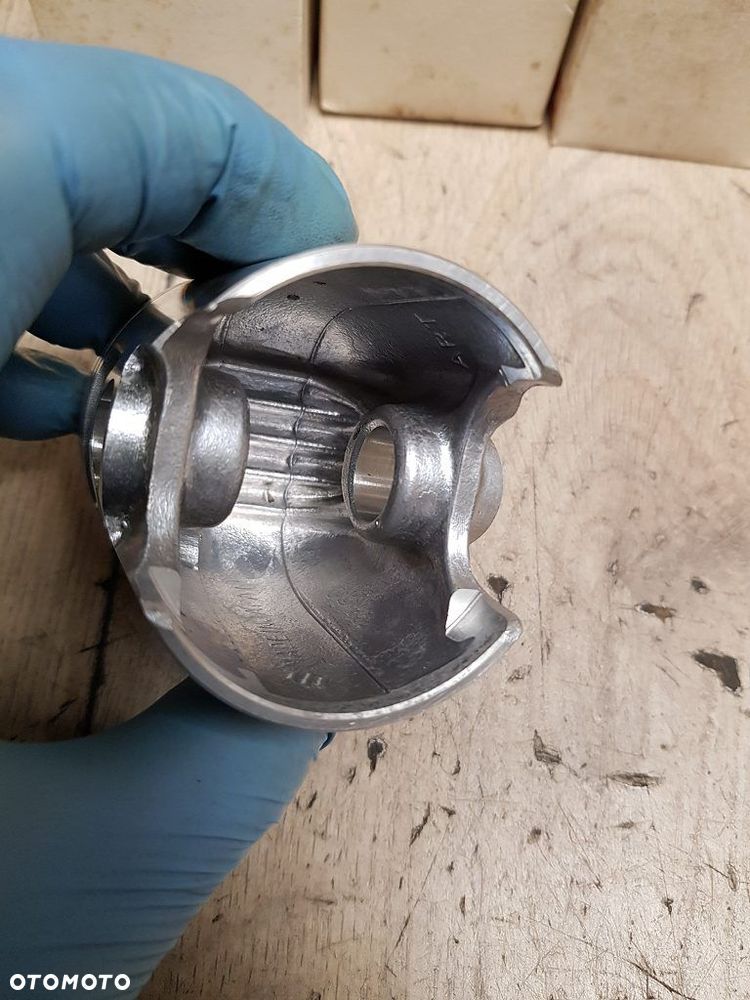 Tłok Suzuki RM125  12110-41310-050 - 12