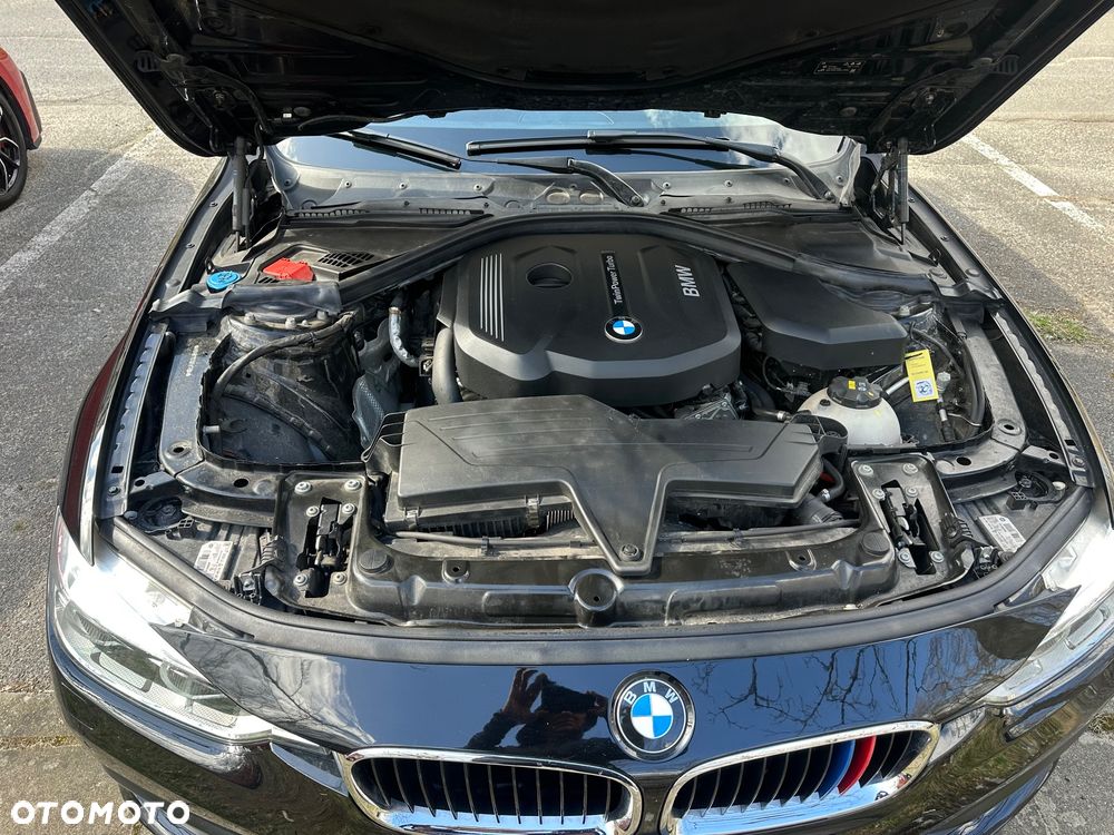 BMW Seria 3 318i - 12