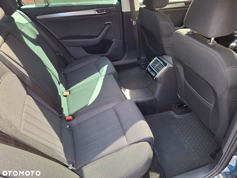 Skoda Superb 2.0 TDI SCR Style DSG - 33