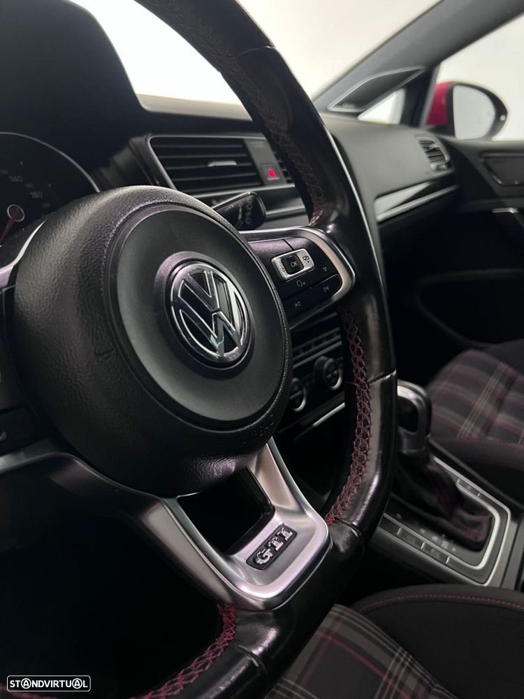 VW Golf GTI BlueMotion DSG - 11