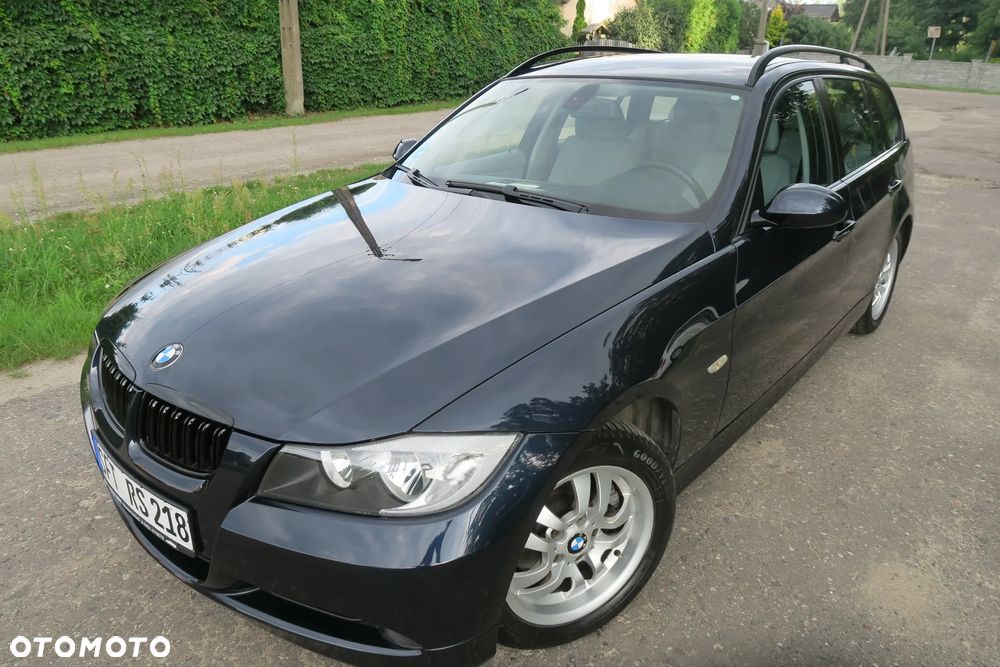 BMW Seria 3 320i Touring - 2