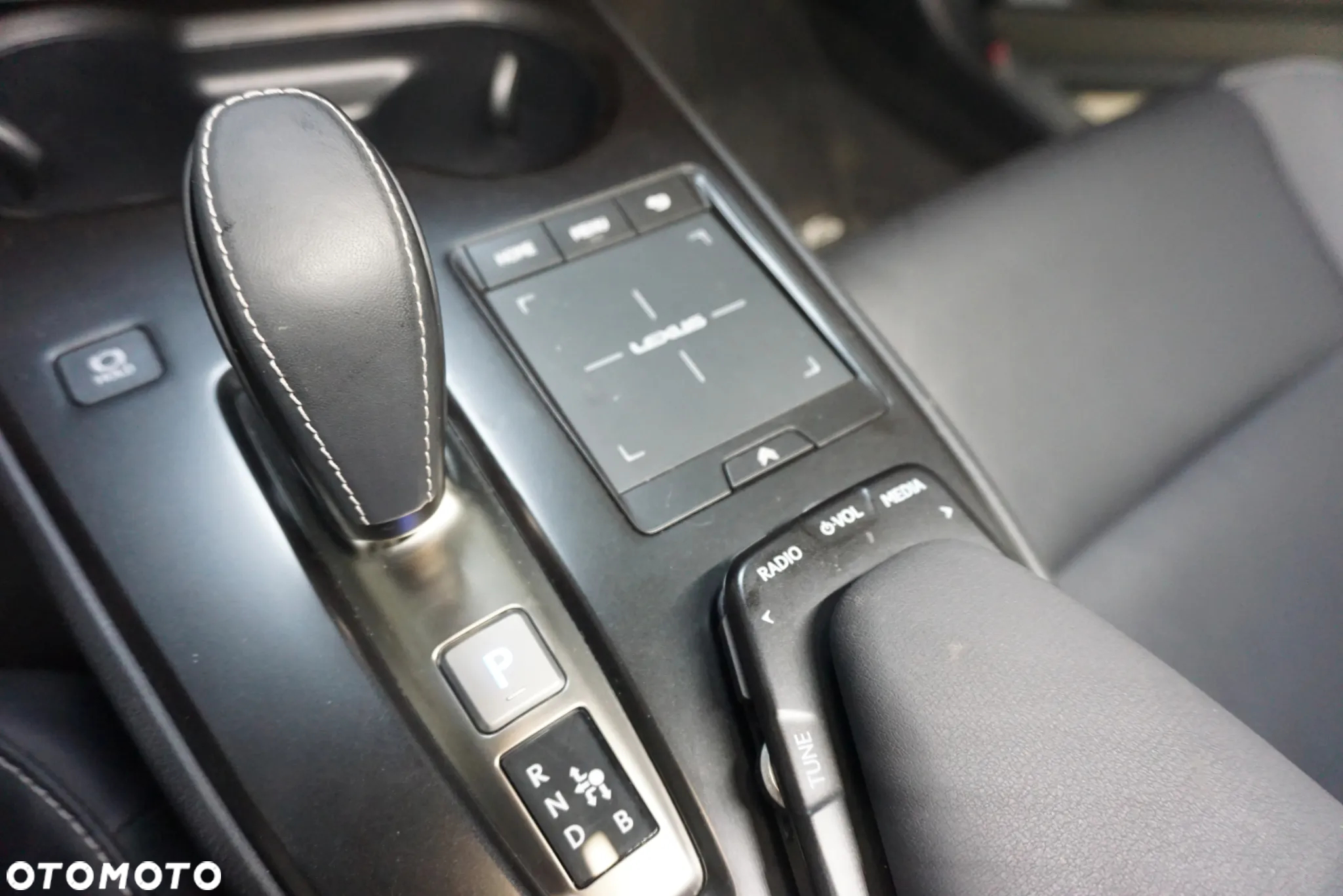 Lexus UX 300e 54.3 kWh Prestige 2WD - 39