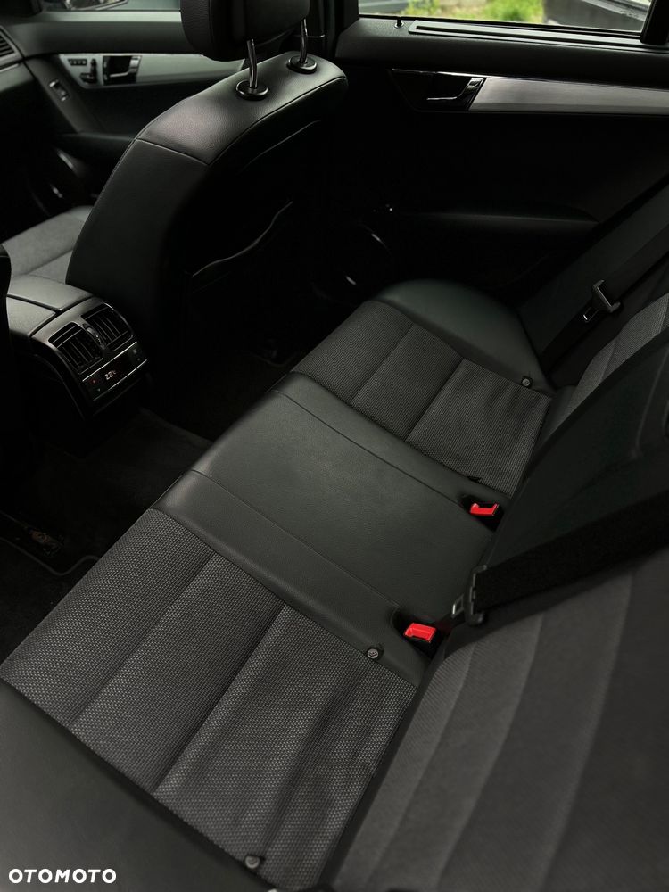 Mercedes-Benz Klasa C 320 CDI Avantgarde 4-Matic - 11