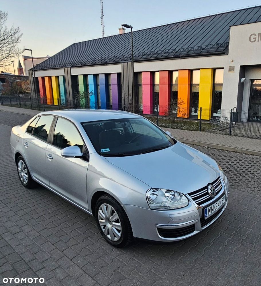 Volkswagen Jetta - 1