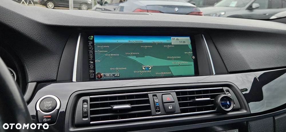 BMW Seria 5 520d xDrive - 31
