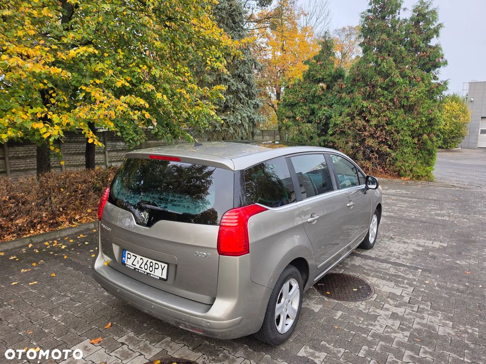 Peugeot 5008 2010 photo 4