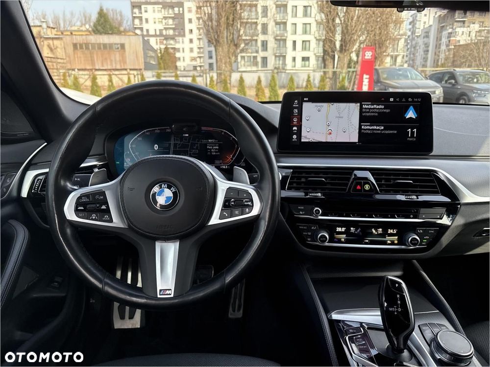 BMW Seria 5 520d xDrive mHEV M Sport sport - 12