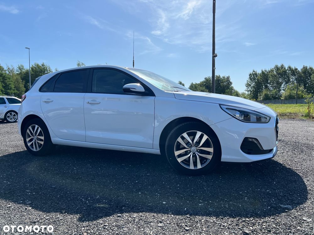 Hyundai i30 1.4 T-GDI Intro Edition - 12
