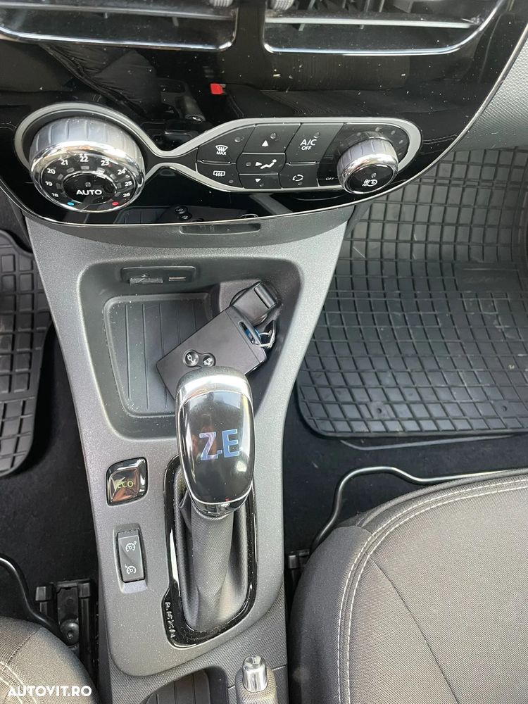 Renault ZOE - 11