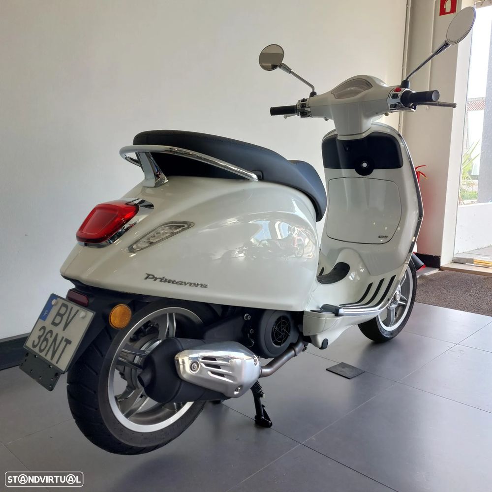 Vespa Primavera - 2