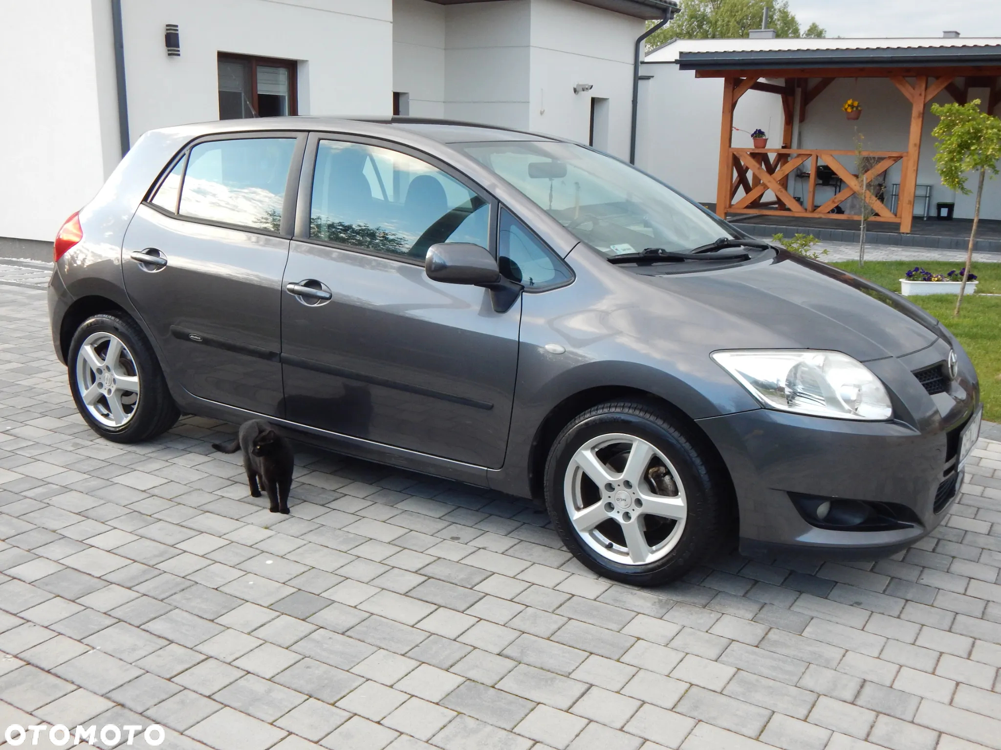 Toyota Auris 1.6 VVT-i Sol - 2