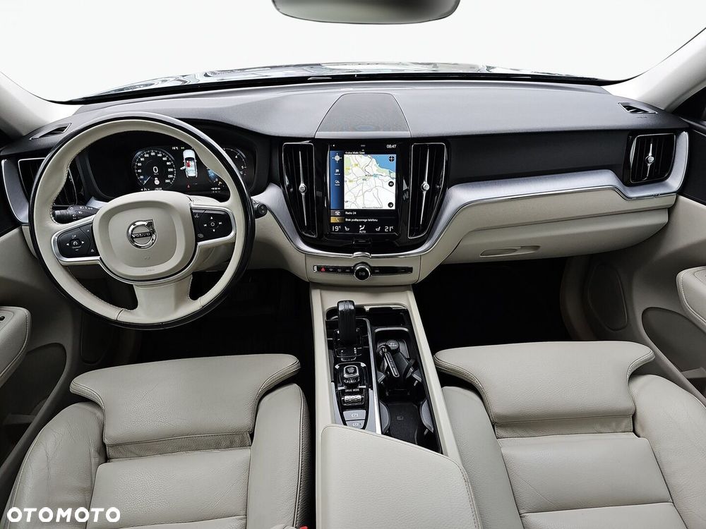 Volvo XC 60 B4 D AWD Momentum Pro - 28