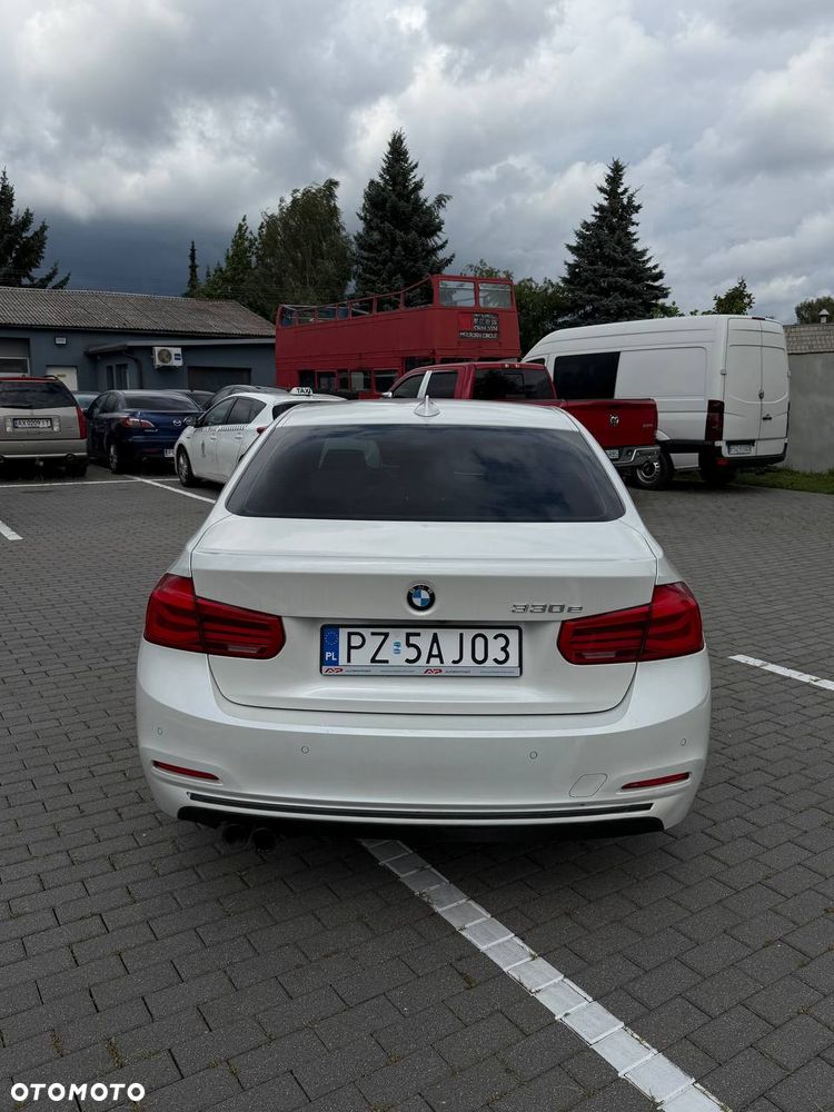 BMW Seria 3 330e iPerformance Luxury Line - 4