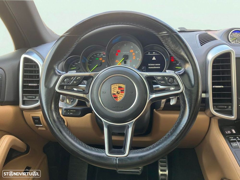 Porsche Cayenne S E-Hybrid - 12