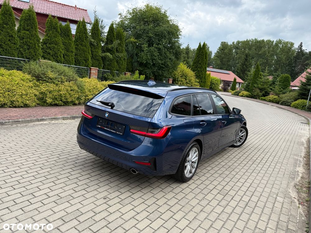 BMW Seria 3 318d Sport Line - 14