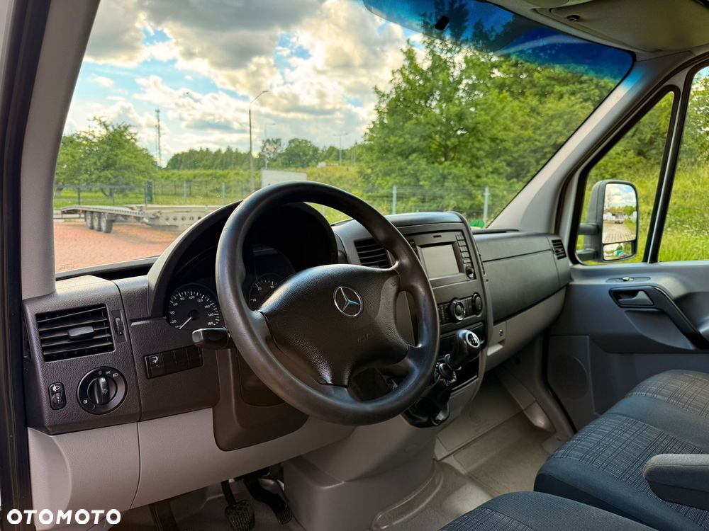 Mercedes-Benz Sprinter - 15
