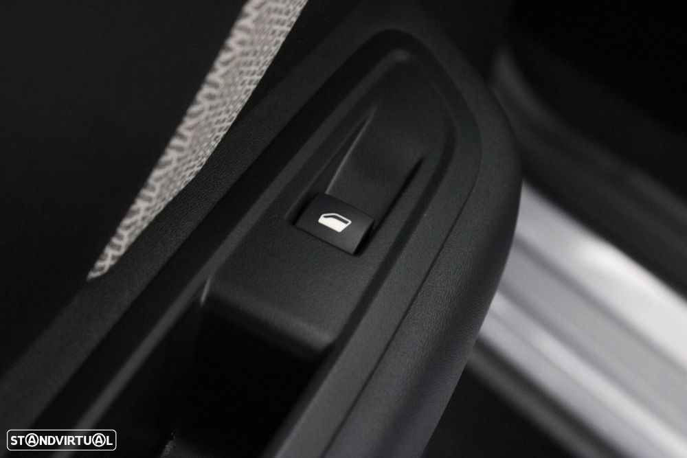 Citroën C4 X 1.2 PureTech Max EAT8 - 34