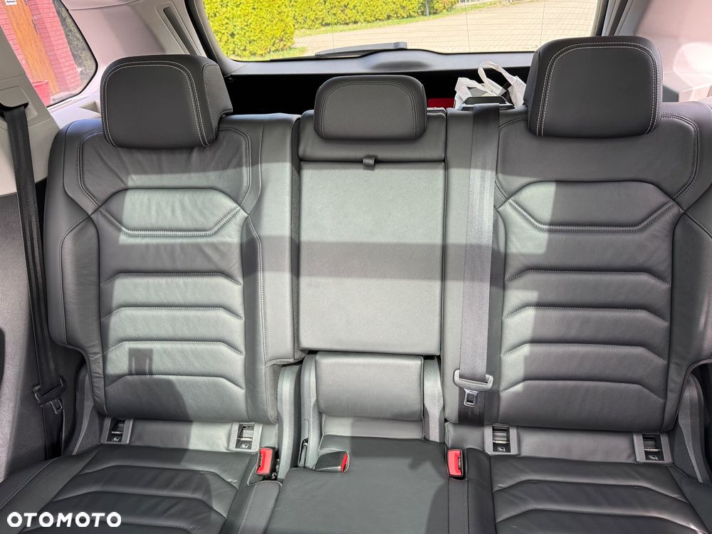 Volkswagen Touareg ver-3-0-v6-tdi-scr-4mot-r--line - 16