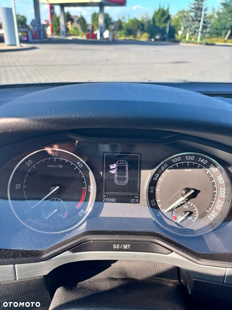 Skoda Superb 2.0 TDI Ambition - 16