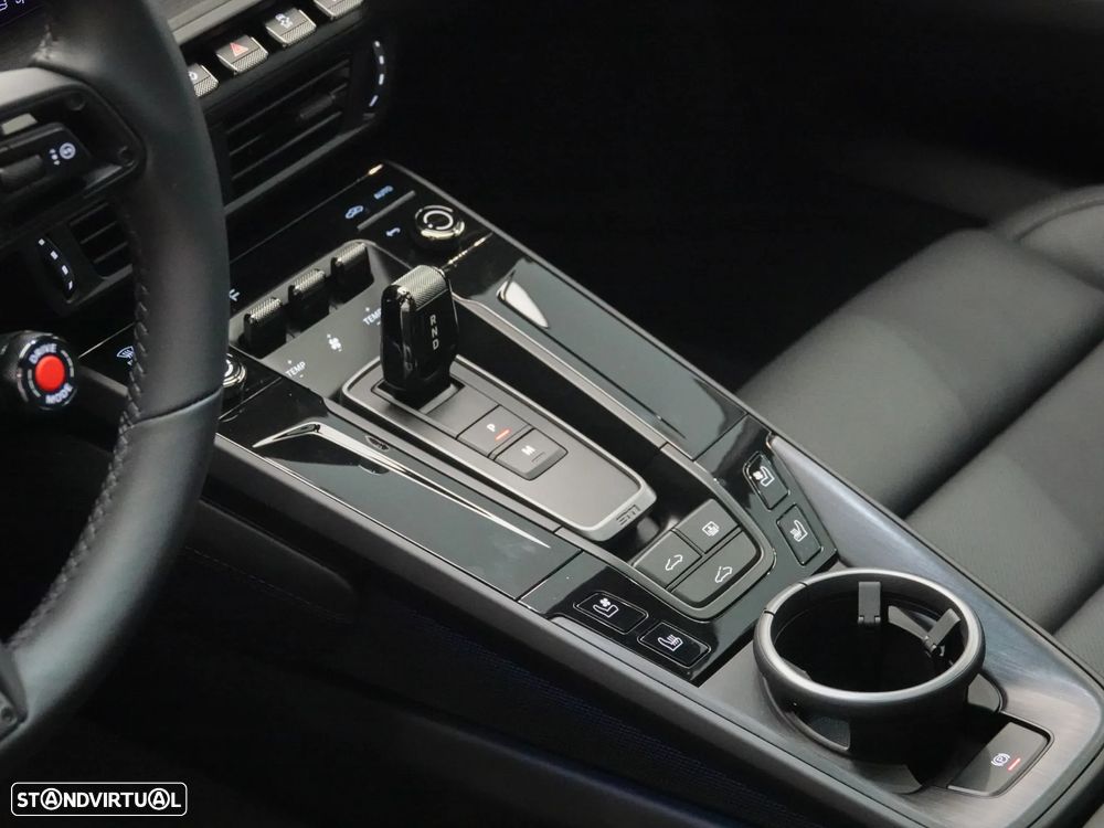 Porsche 911 (992) Carrera 4 GTS - 24