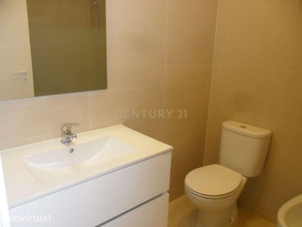 Apartamento T1 com cozinha equipada e parqueamento Estefânia/Lisboa - Grande imagem: 5/17