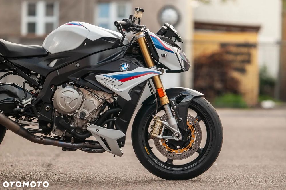 BMW S - 5