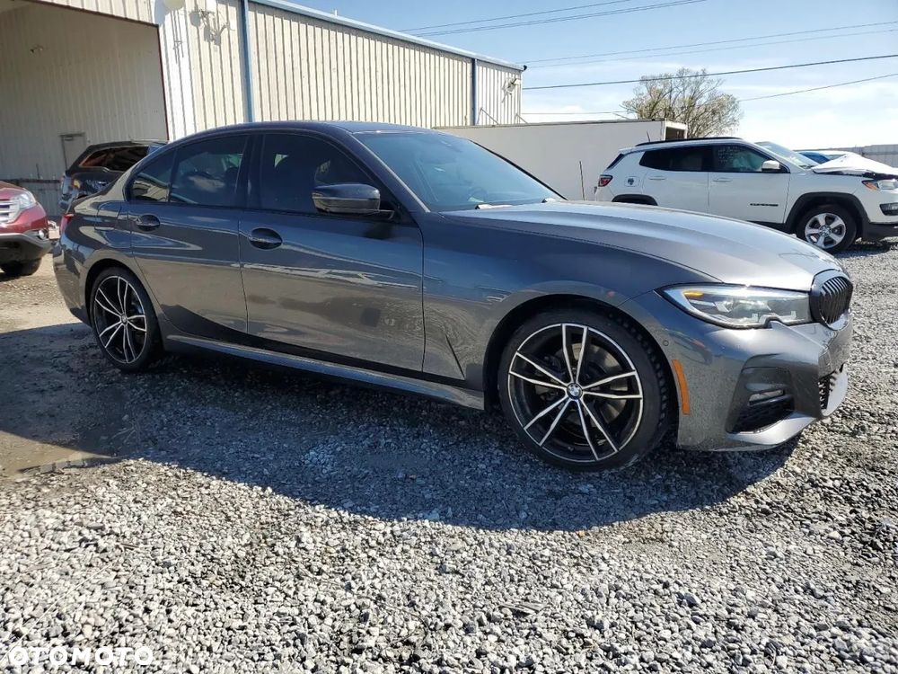 BMW Seria 3 330i xDrive M Sport sport - 3