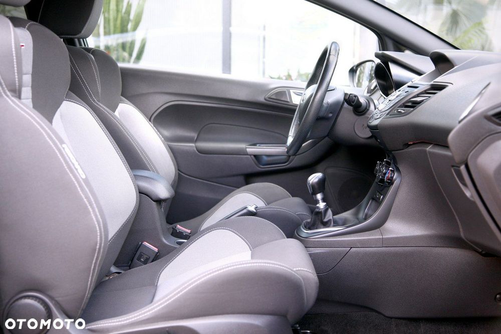 Ford Fiesta ST - 16