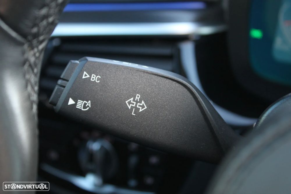 BMW 540 d xDrive Pack Desportivo M Auto - 33