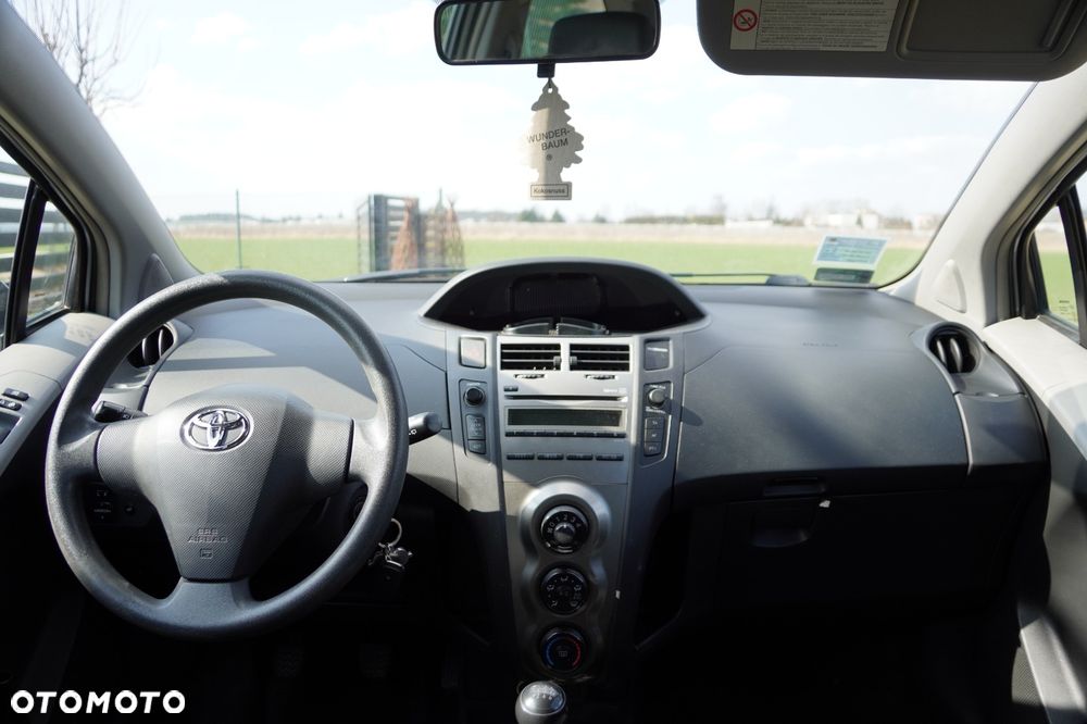 Toyota Yaris 1.33 Luna - 8