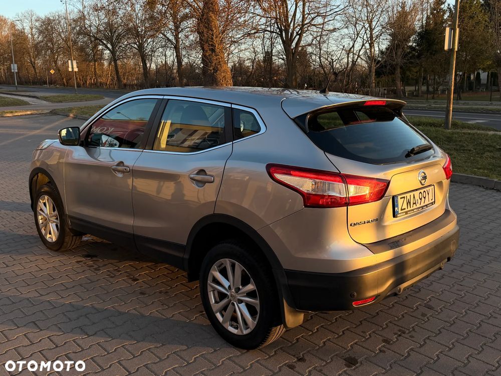 Nissan Qashqai 1.6 DCi ALL-MODE 4x4i ACENTA - 4