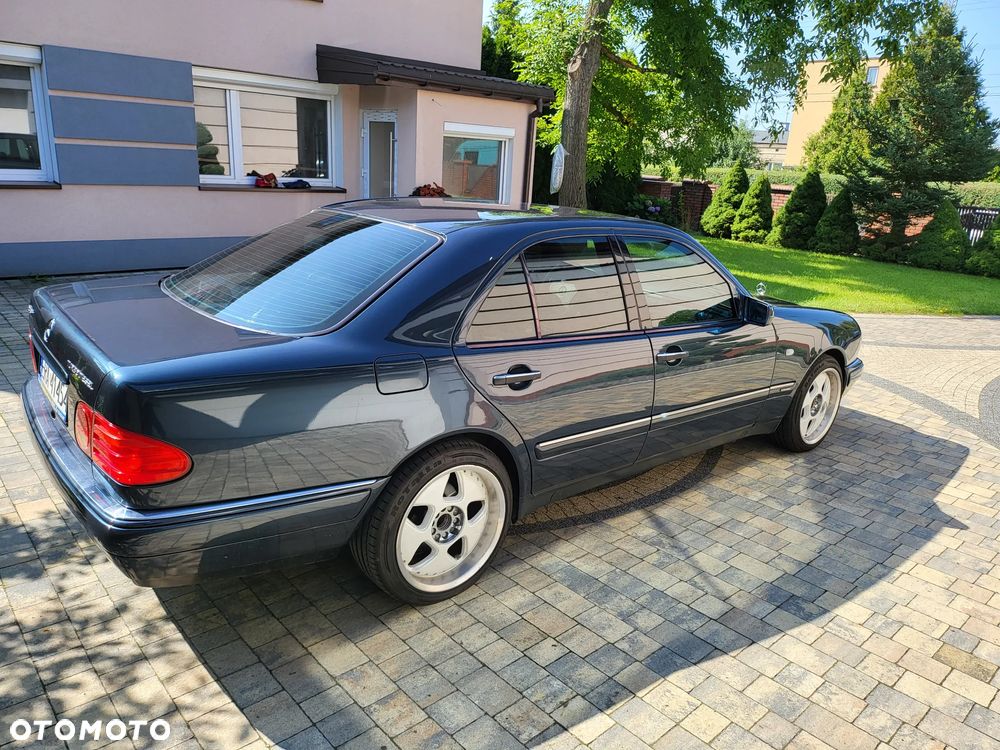 Mercedes-Benz Klasa E 250 TD Elegance - 2