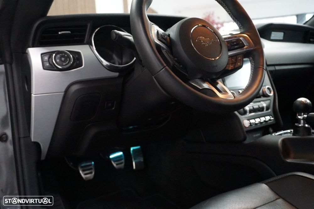 Ford Mustang 2.3i EcoBoost - 11