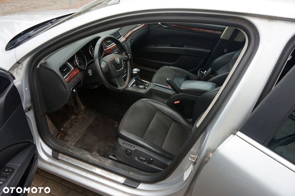 SKODA SUPERB II 3T KOMBI 2013 LA7W 2.0 TDI CFFB 140KM MTZ SREBRNY na części - 12