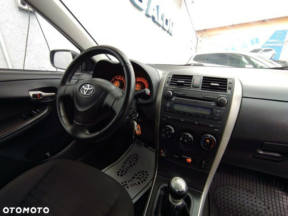 Toyota Corolla - 11