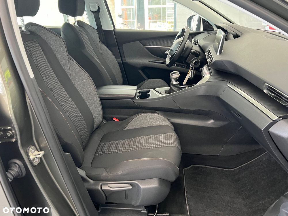 Peugeot 5008 PureTech 130 Stop & Start Allure Business-Paket - 28