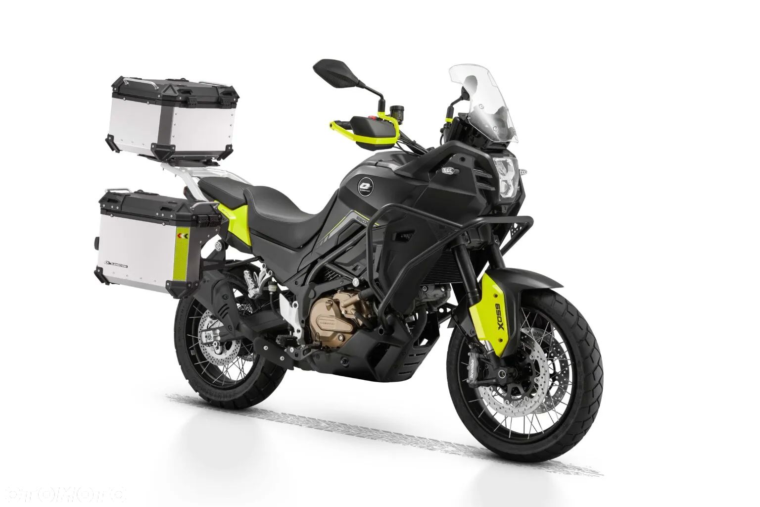 QJMOTOR SVT 650X - 1